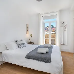 Modern By Soulplaces Apartment